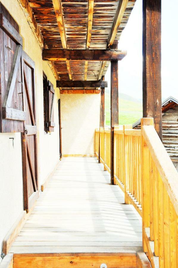 Chalet Le Genepy With Amazing Views! 莫利涅恩凯拉 外观 照片